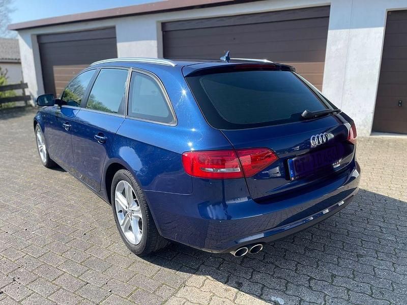 Gebraucht Audi A4 Ambiente 150 PS (110 kW) 2014 Blau Kombi