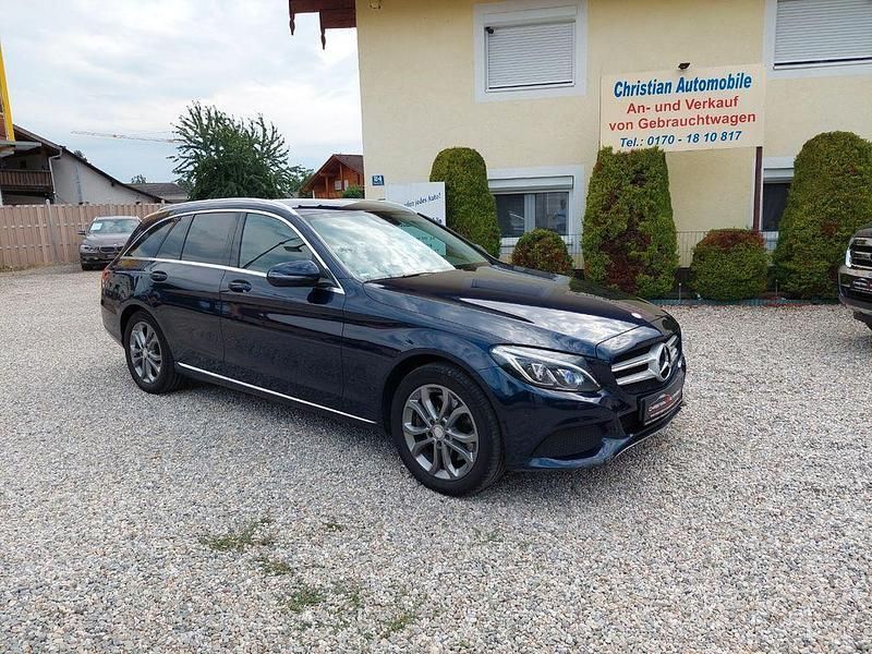 Blau Gebraucht 2015 Mercedes C250 Kombi | 9.290 € (Guter Preis) - Bild 1/4