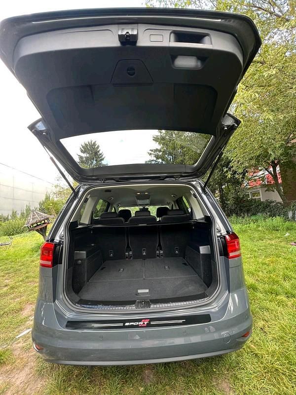 Gebraucht VW Touran 116 PS (85 kW) 2020 Beige Van / Kleinbus