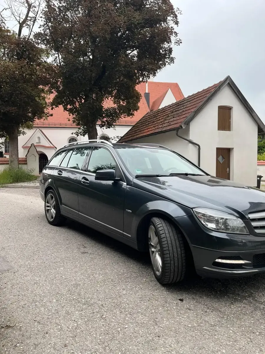 Gebraucht Mercedes C220 170 PS (125 kW) 2010 Grau Kombi