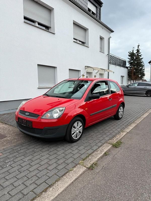Rot Gebraucht 2008 Ford Fiesta Fun X Kleinwagen | 1.750 € (Fairer Preis) - Bild 1/4