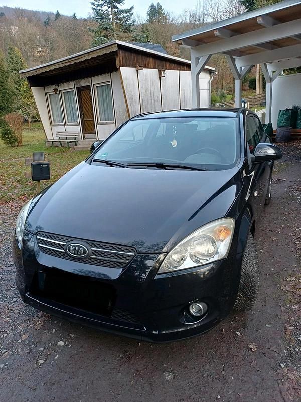 Gebraucht Kia Ceed 126 PS (92 kW) 2009 Schwarz Kleinwagen