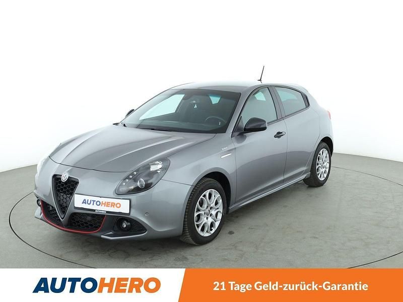 Grau Gebraucht 2019 Alfa Romeo Giulietta Limousine | 16.790 € (Teuer) - Bild 1/3