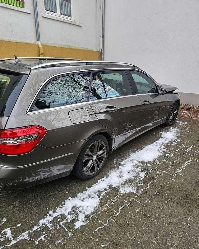 Gebraucht Mercedes E350 Avantgarde 231 PS (169 kW) 2010 Bronze Kombi