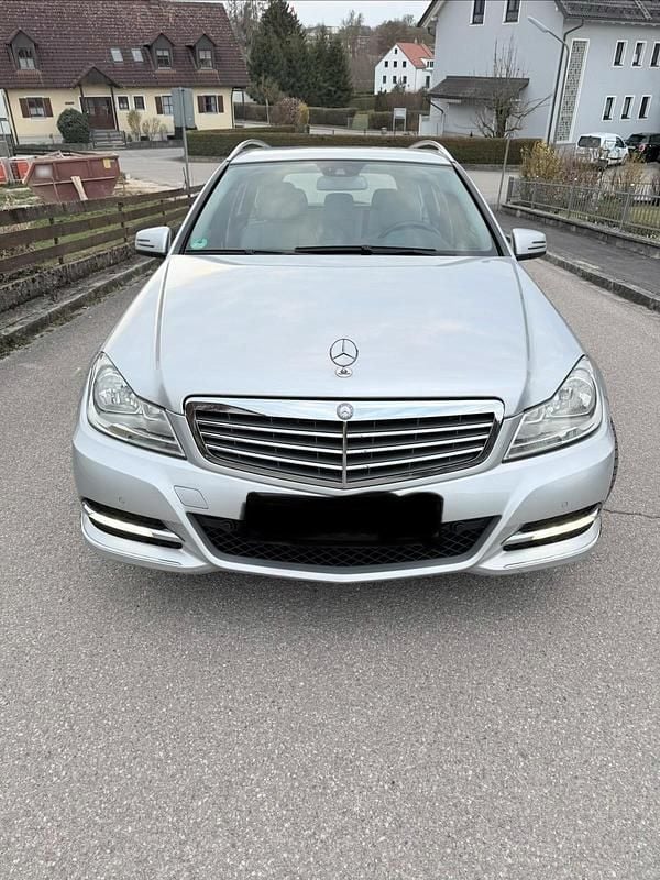 Gebraucht Mercedes C200 136 PS (100 kW) 2012 Grau Kombi