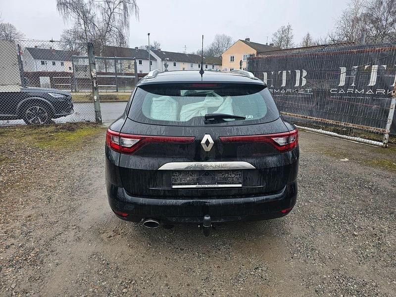 Gebraucht Renault Mégane IV Intens 132 PS (97 kW) 2016 Schwarz Limousine