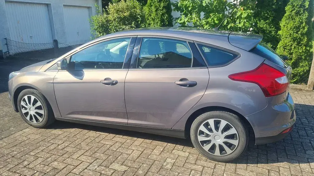 Gebraucht Ford Focus Trend 101 PS (74 kW) 2014 Braun Limousine