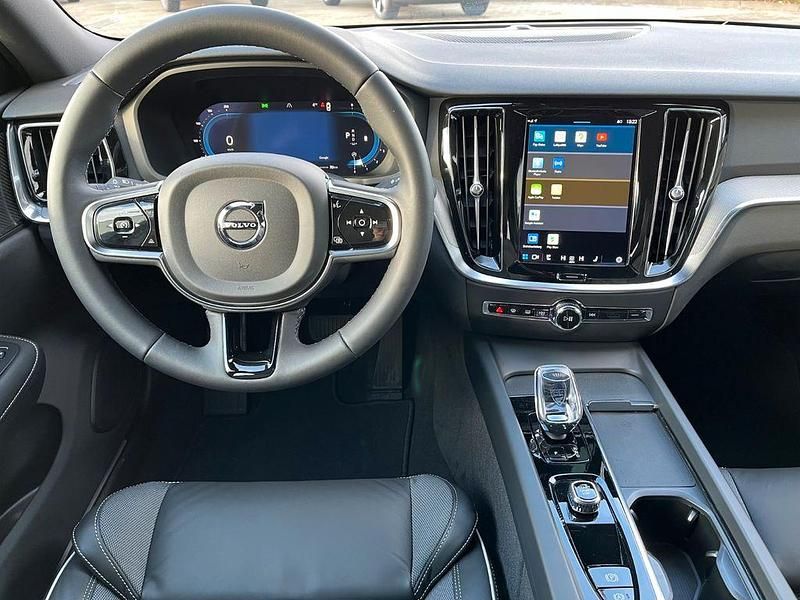 Gebraucht Volvo S60 Plus 197 PS (144 kW) 2024 Weiß Limousine