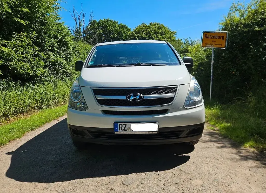 Gebraucht Hyundai H-1 110 PS (80 kW) 2010 Weiß Van / Kleinbus