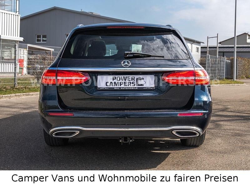 Gebraucht Mercedes E220 194 PS (142 kW) 2017 Blau Kombi