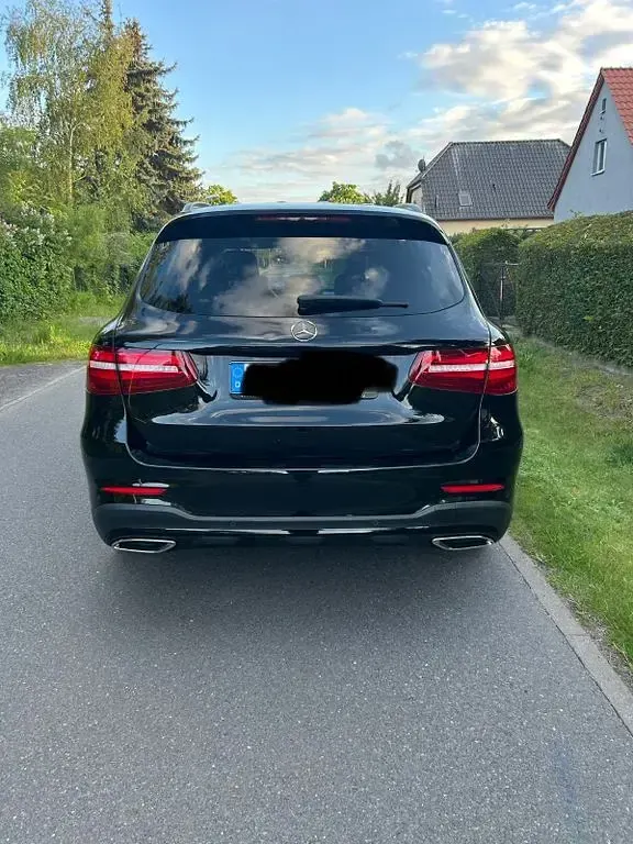 Gebraucht Mercedes GLC250 AMG 204 PS (150 kW) 2019 Schwarz SUV