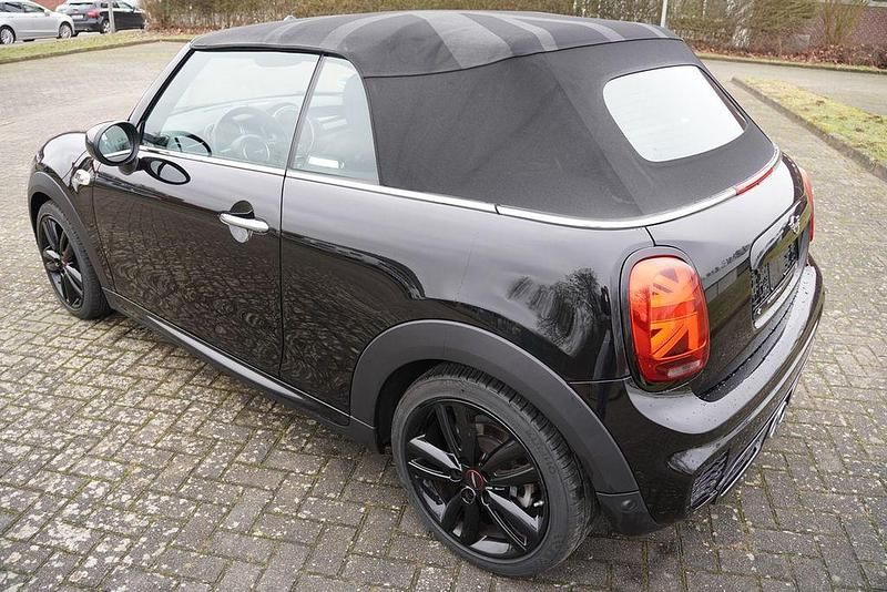 Gebraucht Mini Cooper S Cabriolet 192 PS (141 kW) 2020 Schwarz Cabrio