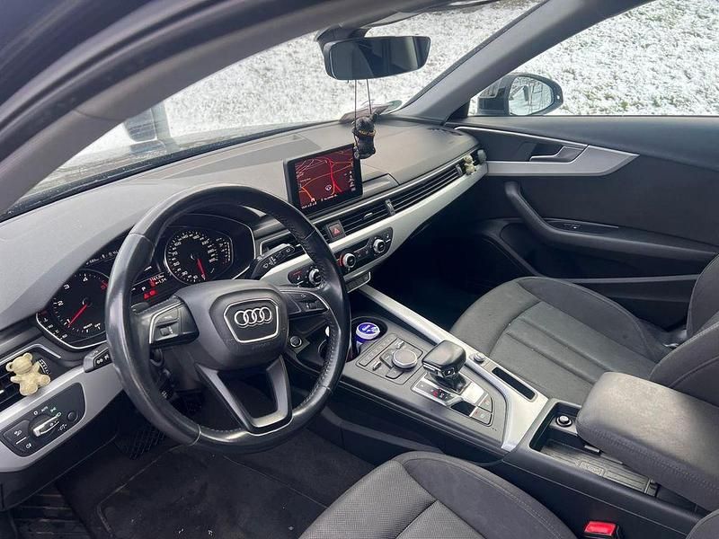 Gebraucht Audi A4 150 PS (110 kW) 2018 Schwarz Kombi