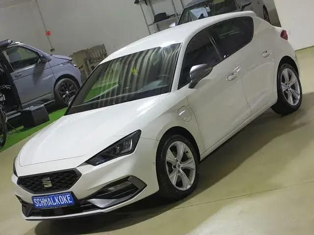 Second-hand Seat Leon FR 204 CP (150 kW) 2022 Alb Berlinǎ