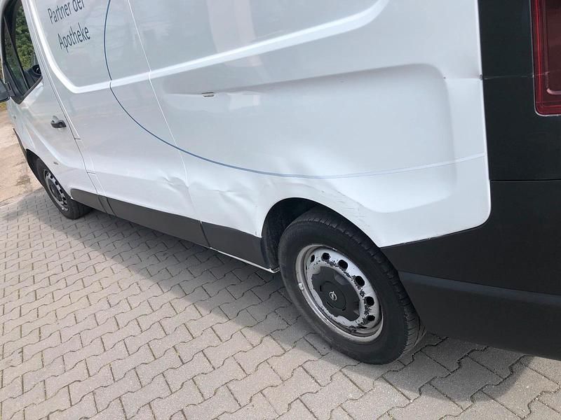 Gebraucht Opel Vivaro 125 PS (91 kW) 2015 Weiß Van / Kleinbus