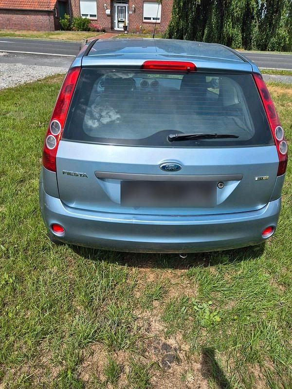 Gebraucht Ford Fiesta 68 PS (50 kW) 2008 Blau Kleinwagen