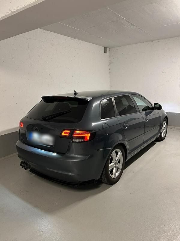 Grau Gebraucht 2008 Audi A3 Design Limousine | 5.300 € (Fairer Preis) - Bild 1/4