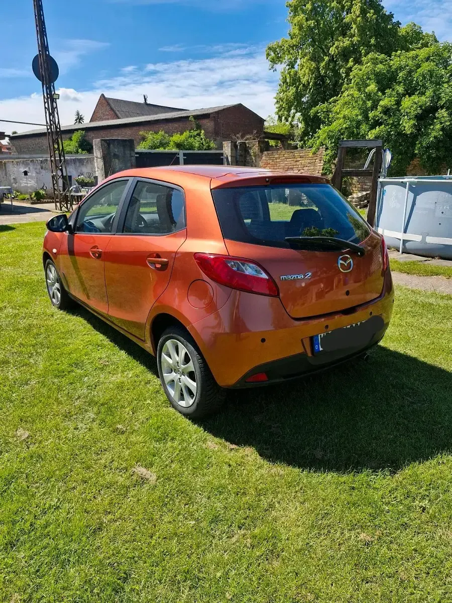 Używany Mazda 2 75 KM (55 kW) 2009 Andere farben Hatchback