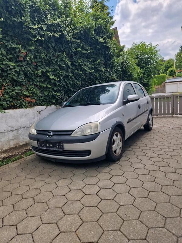 Silber Gebraucht 2001 Opel Corsa Kleinwagen | 600 € (Guter Preis) - Bild 1/4