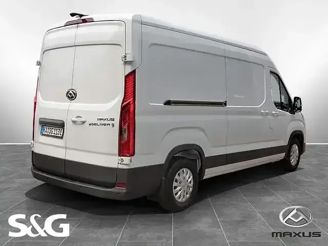Begagnad Maxus eDeliver 9 150 kW (204 HK) 2024 Vit Van