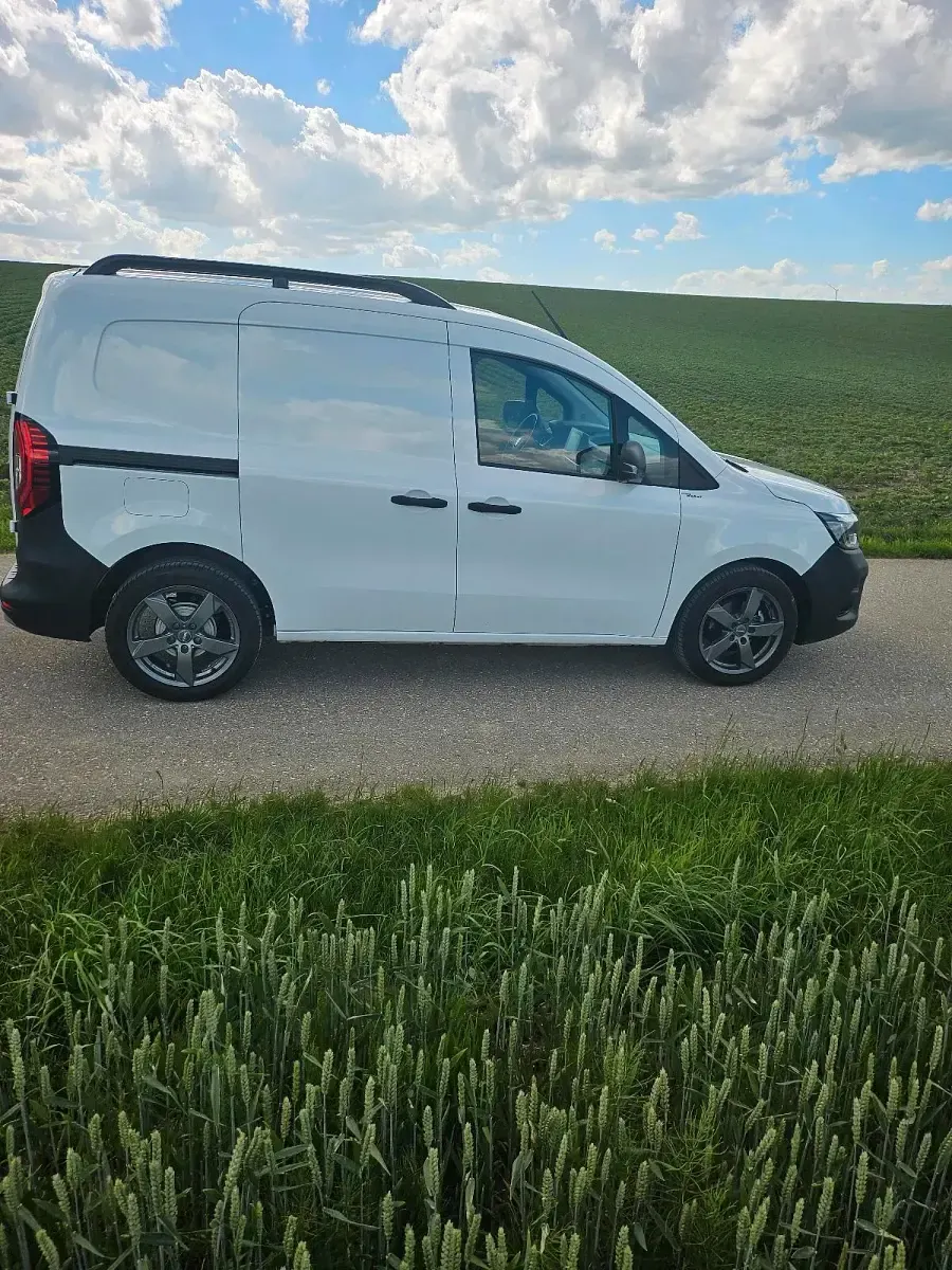 Gebraucht Renault Kangoo 95 PS (69 kW) 2022 Weiß Van / Kleinbus