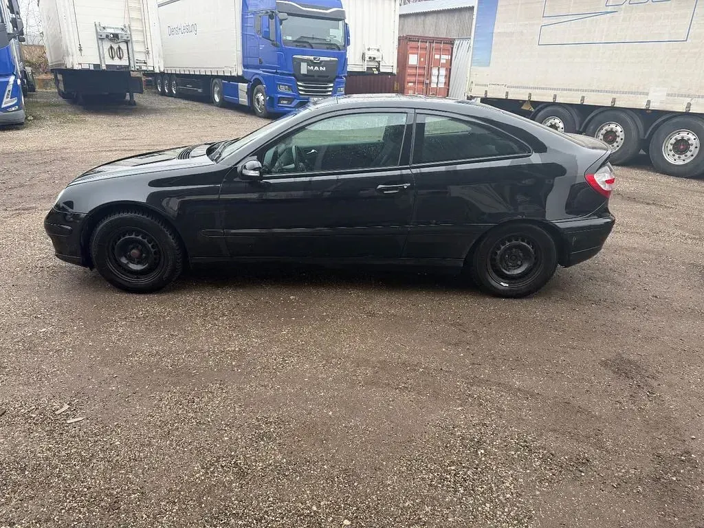 Gebraucht Mercedes C180 143 PS (105 kW) 2005 Schwarz Limousine