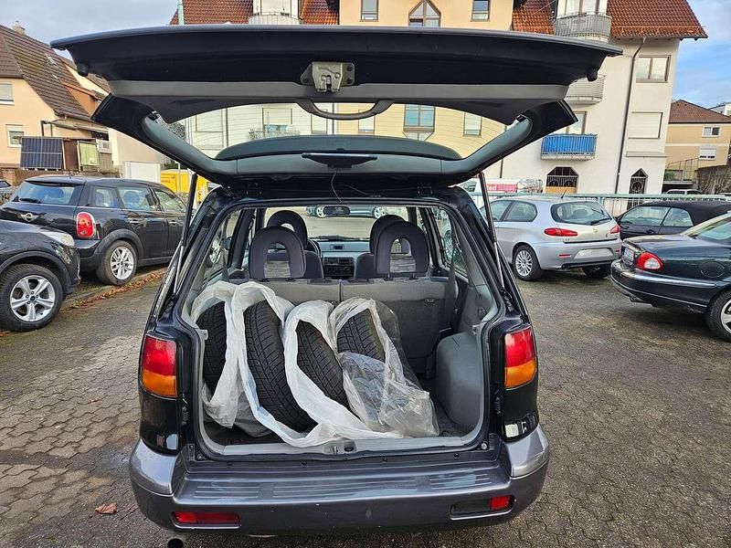 Gebraucht Mitsubishi Space Runner 82 PS (60 kW) 1996 Schwarz Van / Kleinbus