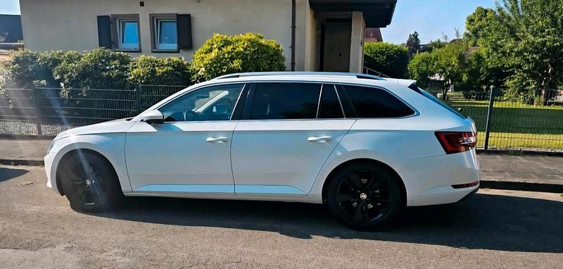 Gebraucht 2016 Skoda Superb Kombi | 10.400 € (Guter Preis) - Bild 1/4
