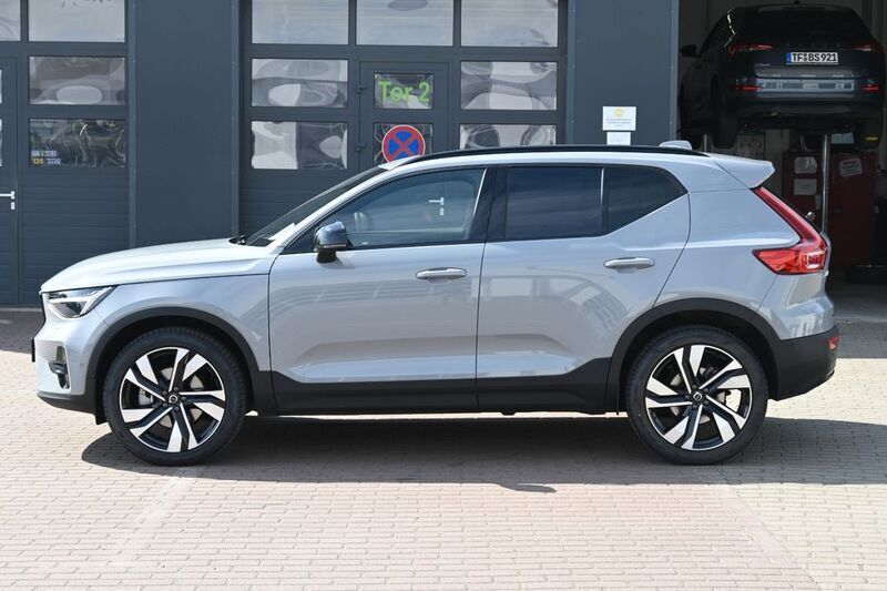 Gebraucht Volvo XC40 Plus 197 PS (144 kW) 2024 Grau SUV