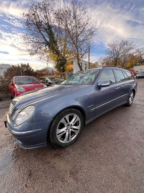 Gebraucht Mercedes E200 163 PS (119 kW) 2006 Blau Kombi