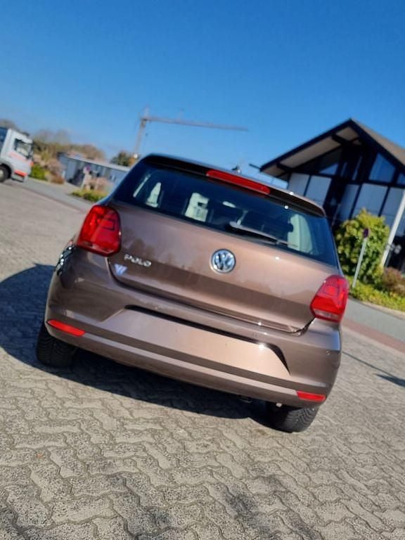 Braun Gebraucht 2014 VW Polo Trendline Kleinwagen | 6.850 € (Fairer Preis) - Bild 1/4