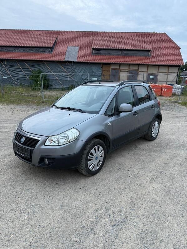 Silber Gebraucht 2007 Fiat Sedici SUV | 3.290 € (Guter Preis) - Bild 1/4
