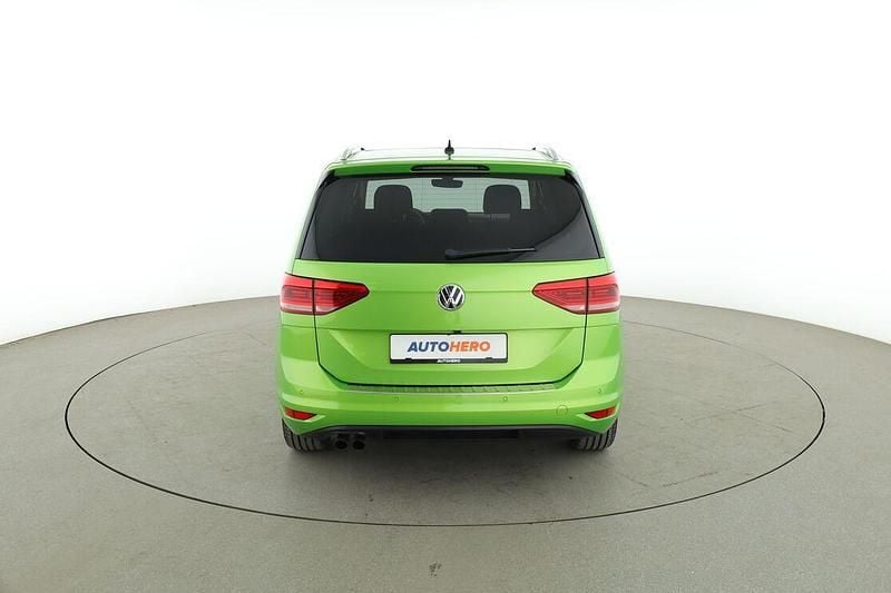 Gebraucht VW Touran Highline 150 PS (110 kW) 2018 Grün Van / Kleinbus