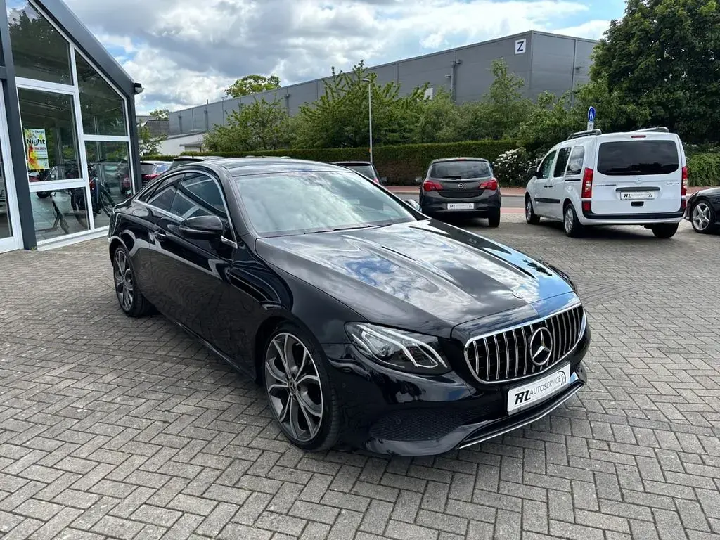 Gebraucht Mercedes E220 Avantgarde 194 PS (142 kW) 2019 Schwarz Coupé
