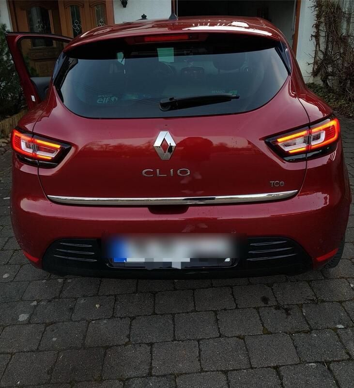 Rot Gebraucht 2016 Renault Clio IV Kleinwagen | 7.500 € (Etwas zu teuer) - Bild 1/4