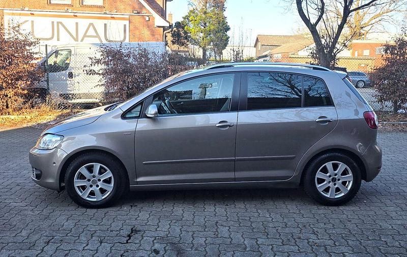 Gebraucht VW Golf VII Life 105 PS (77 kW) 2013 Braun Limousine