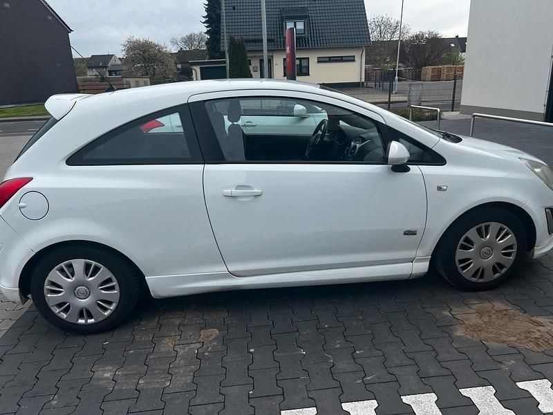 Gebraucht Opel Corsa 69 PS (50 kW) 2012 Weiß Kleinwagen