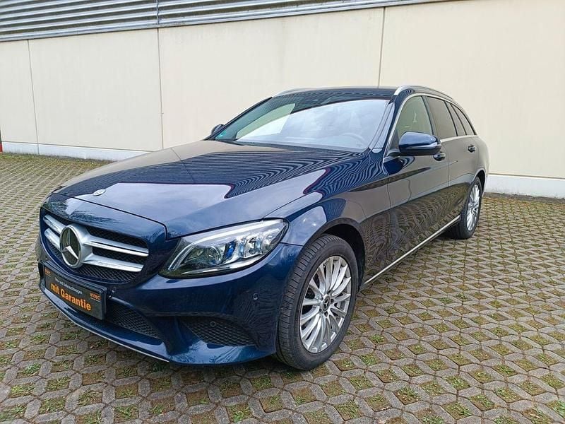 Gebraucht Mercedes C300 258 PS (189 kW) 2020 Blau Limousine
