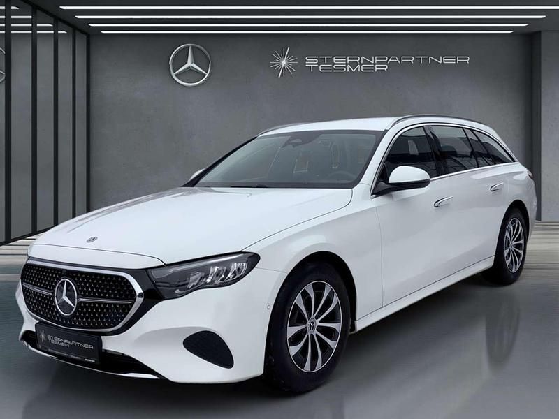 Gebraucht Mercedes E220 Avantgarde 197 PS (144 kW) 2024 Unilack polarweiß Kombi