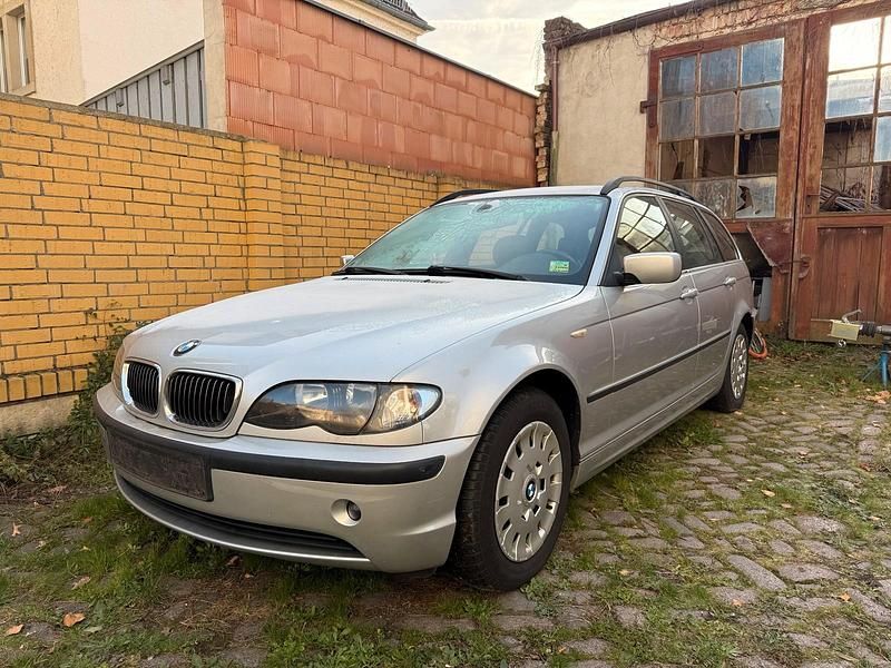 Silber Gebraucht 2004 BMW 318 Kombi | 999 € (Superpreis) - Bild 1/4