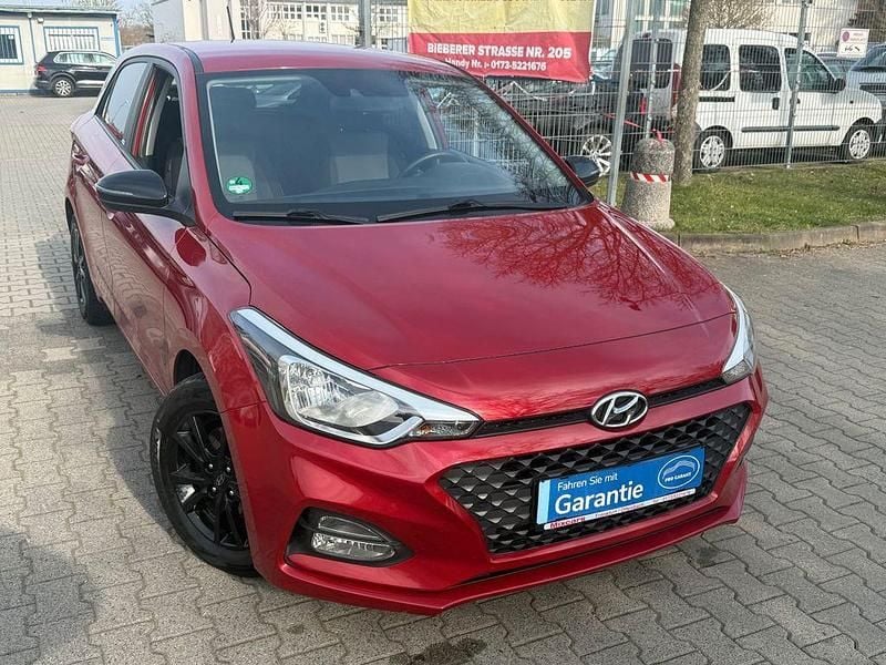 Gebraucht Hyundai i20 Advantage 101 PS (74 kW) 2020 Rot Kleinwagen