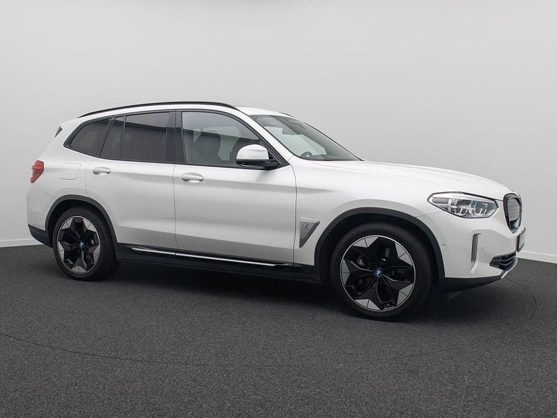 Gebraucht BMW iX3 Impressive 210 kW (286 PS) 2021 Weiß SUV