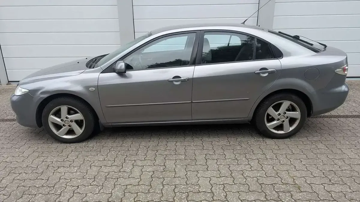 Gebraucht Mazda 6 120 PS (88 kW) 2003 Silber/grau Limousine