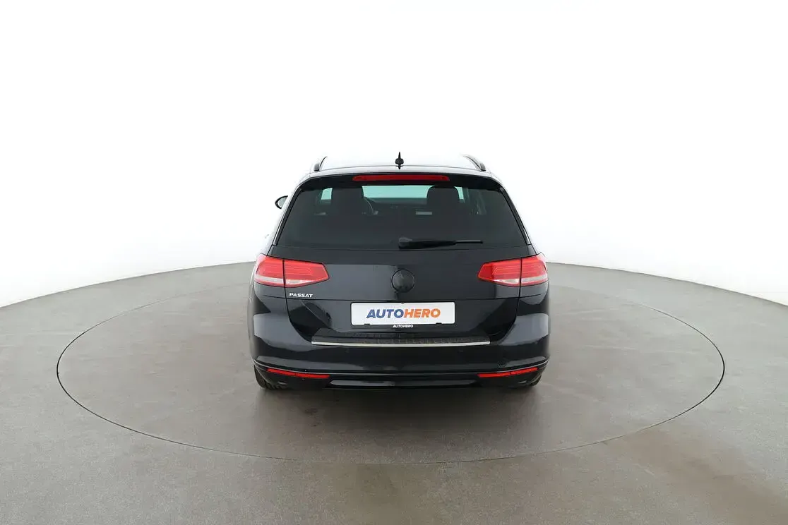 Gebraucht VW Passat Comfortline 150 PS (110 kW) 2019 Schwarz Kombi