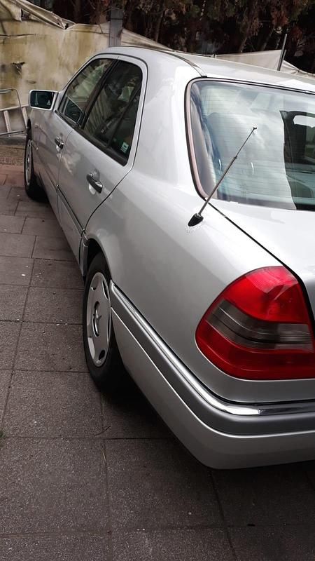 Second-hand Mercedes C280 1996 Argintiu Berlinǎ