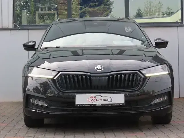 Gebraucht Skoda Octavia 116 PS (85 kW) 2022 Schwarz Limousine