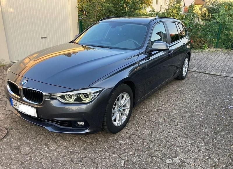 Gebraucht BMW 318 Advantage 136 PS (100 kW) 2019 Grau Kombi