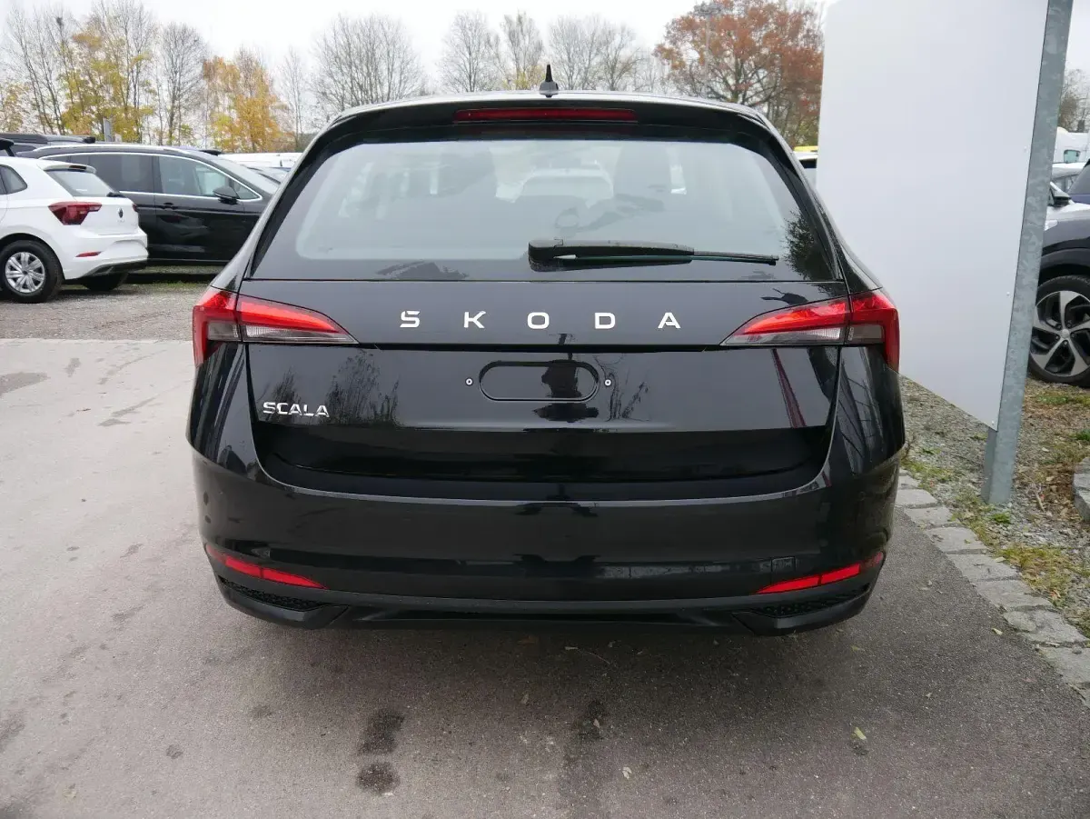 Neu Skoda Scala Selection 2026 Blackmagic perleffekt Kleinwagen