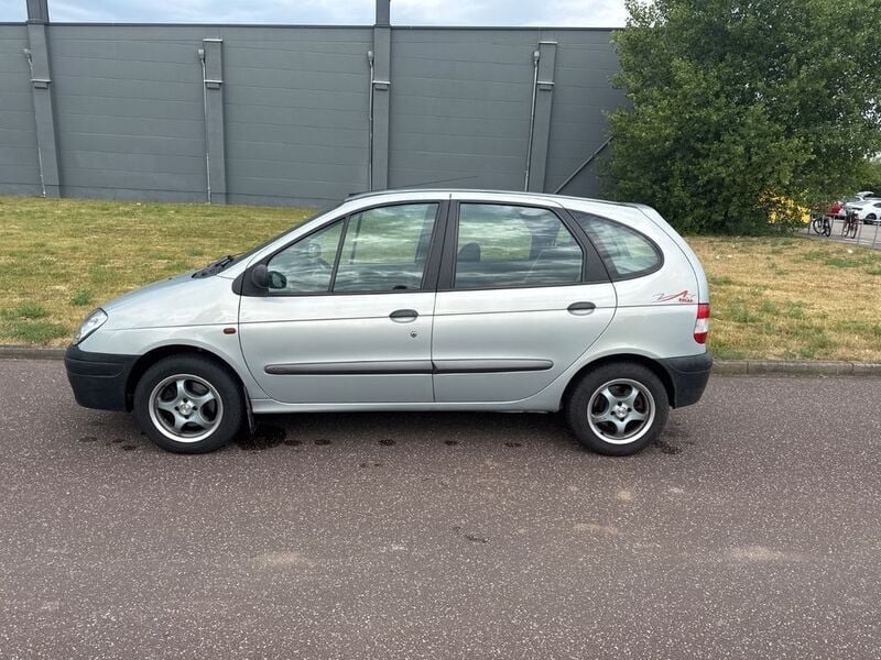 Silber Gebraucht 2000 Renault Scénic Authentique Van / Kleinbus | 1.999 € (Fairer Preis) - Bild 1/4