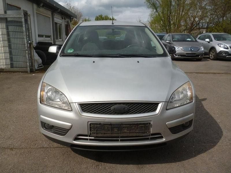 Second-hand Ford Focus Style 101 CP (74 kW) 2007 Argintiu Berlinǎ